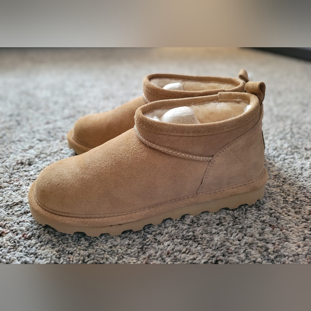 NWT Bearpaw super shorty boot
